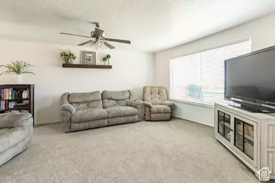 1618 N Hilltop Dr, Vernal, UT 84078 - Photo 2