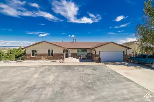 1618 N Hilltop Dr, Vernal, UT 84078 - Photo 1