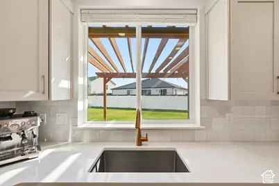 698 E 600 S, Hyrum, UT 84319 - Photo 8