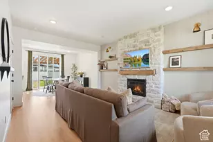 698 E 600 S, Hyrum, UT 84319 - Photo 2