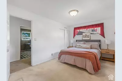 2058 E Rolling Knolls Way S, Cottonwood Heights, UT 84121 - Photo 12