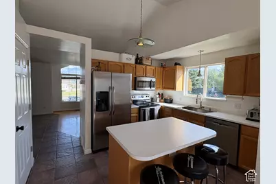 7522 S Highland Hollow Cove Cv W, West Jordan, UT 84084 - Photo 4