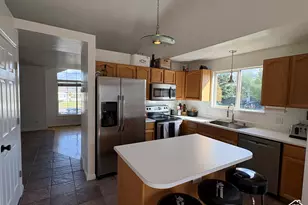 7522 S Highland Hollow Cove Cv W, West Jordan, UT 84084 - Photo 4