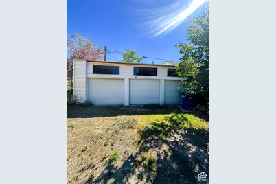 129 S Grant Ave E, Stockton, UT 84071 - Photo 2