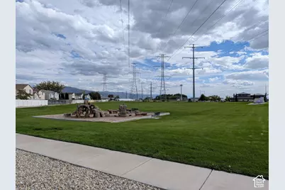 108 E 2550 St S, Clearfield, UT 84015 - Photo 16