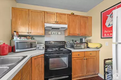 399 Downs Dr, Ogden, UT 84404 - Photo 10