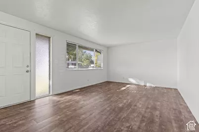 6072 S 2550 W, Roy, UT 84067 - Photo 8