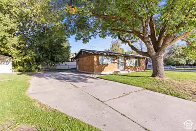 6072 S 2550 W, Roy, UT 84067 - Photo 4