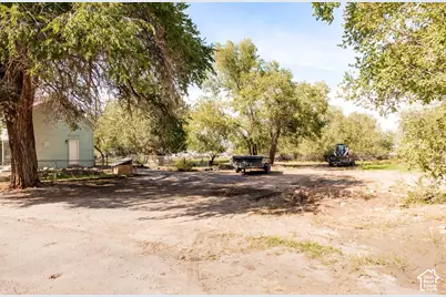 1445 E 2500 S, Naples, UT 84078 - Photo 8