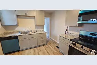 172 Grassy Dr, East Carbon, UT 84520 - Photo 6