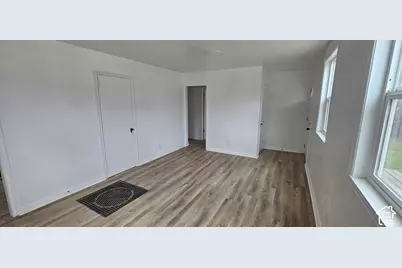 172 Grassy Dr, East Carbon, UT 84520 - Photo 4