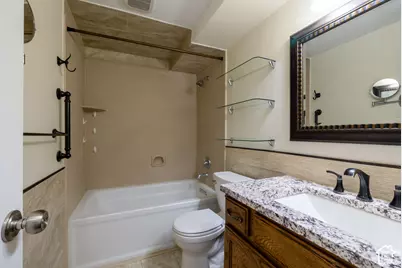 455 E 5600 S #D, Murray, UT 84107 - Photo 16