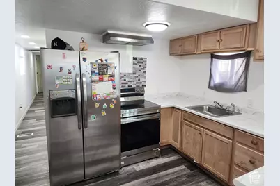8811 S Cambridge Cir W, Sandy, UT 84070 - Photo 4