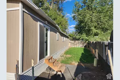 8811 S Cambridge Cir W, Sandy, UT 84070 - Photo 16