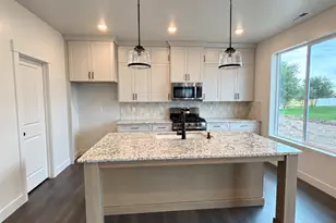 557 W 760 N, Tremonton, UT 84337 - Photo 2