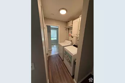 6092 S 2075 St E, Holladay, UT 84121 - Photo 6
