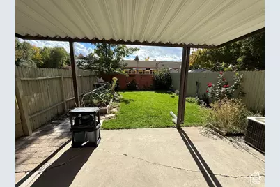 6092 S 2075 St E, Holladay, UT 84121 - Photo 8