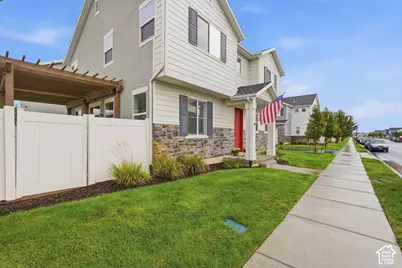 1932 W Parkview Dr, Syracuse, UT 84075 - Photo 2