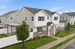 1932 W Parkview Dr, Syracuse, UT 84075 - Photo 2