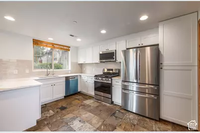 6078 N Fox Point Cir #C1, Park City, UT 84098 - Photo 2