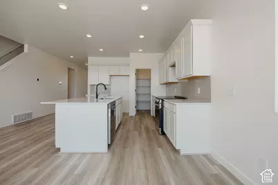 388 E Clear Granite Way, Eagle Mountain, UT 84005 - Photo 8