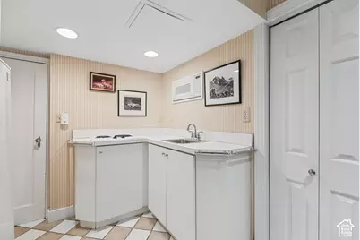 1487 E Arlington Dr N, Salt Lake City, UT 84103 - Photo 40