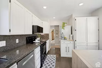 2333 E Lakeview Dr, Salt Lake City, UT 84109 - Photo 6