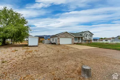3032 N 2575 W, Farr West, UT 84404 - Photo 4