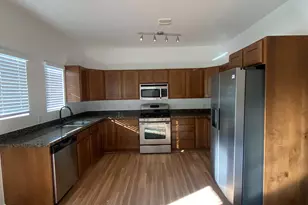 4629 W Daybreak Rim Way, South Jordan, UT 84009 - Photo 4