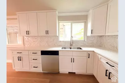 718 S 900 E, Orem, UT 84097 - Photo 12