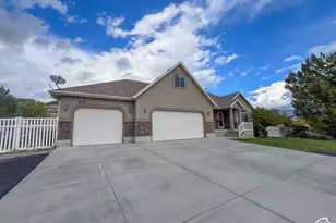 2138 W Deer Dr, Stockton, UT 84071 - Photo 2