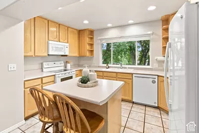 985 N Main E, Orem, UT 84057 - Photo 2