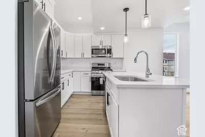 132 E Chambord Ct S, Sandy, UT 84070 - Photo 8