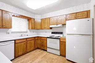 806 S 850 E, Bountiful, UT 84010 - Photo 6