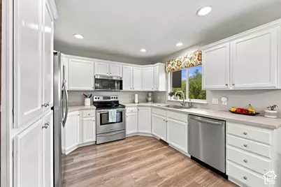 10528 N Sage Vista Ln, Cedar Hills, UT 84062 - Photo 14