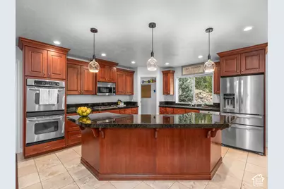 596 N 1420 E, Provo, UT 84606 - Photo 12
