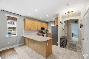 1674 E Kelmscott Ct, Holladay, UT 84124 - Photo 8