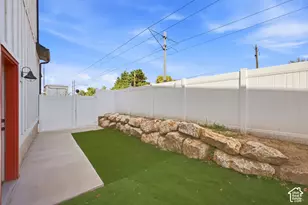 153 E Rochefort Ct S, Sandy, UT 84070 - Photo 30