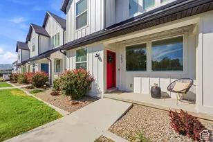 153 E Rochefort Ct S, Sandy, UT 84070 - Photo 2
