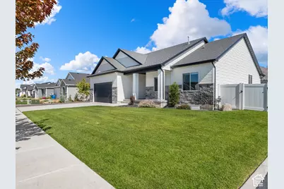 561 S 655 E, Hyrum, UT 84319 - Photo 2