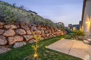 713 Eagle Pass, North Salt Lake, UT 84054 - Photo 2