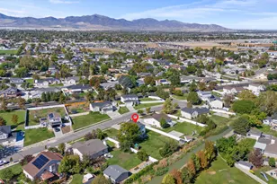 9643 S 3065 W, South Jordan, UT 84095 - Photo 38