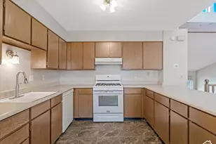 2983 W Sussex Pl, West Valley, UT 84119 - Photo 10