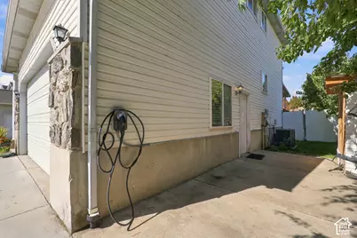 149 E Shadowbrook Ln, Kaysville, UT 84037 - Photo 28