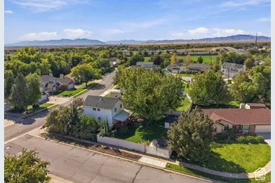 149 E Shadowbrook Ln, Kaysville, UT 84037 - Photo 32