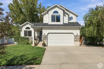 149 E Shadowbrook Ln, Kaysville, UT 84037 - Photo 2