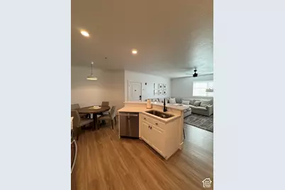 952 W 965 N #210, Orem, UT 84057 - Photo 2