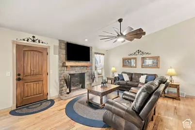 14138 S Pheasant Hollow Ln, Bluffdale, UT 84065 - Photo 18