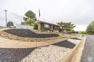 970 E 2050 S, Bountiful, UT 84010 - Photo 32