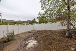 970 E 2050 S, Bountiful, UT 84010 - Photo 26